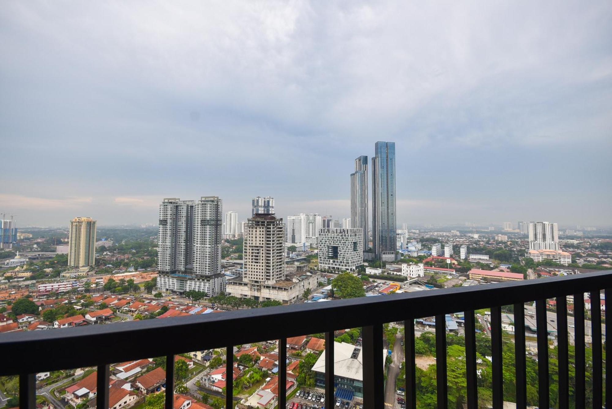 Twin Tower Residence By Nest Home【5 Mins Walk To Ciq】 Johor Bahru Bagian luar foto